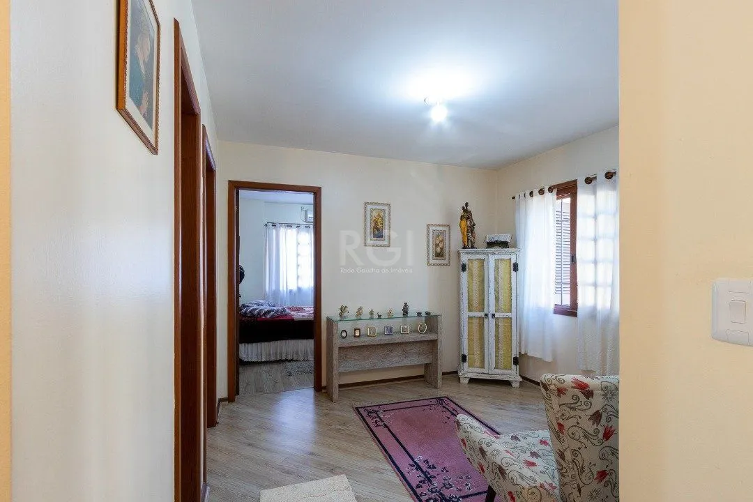 Imagem Casa a venda com piscina, 4 quartos, sendo 1 suite, 3 vagas