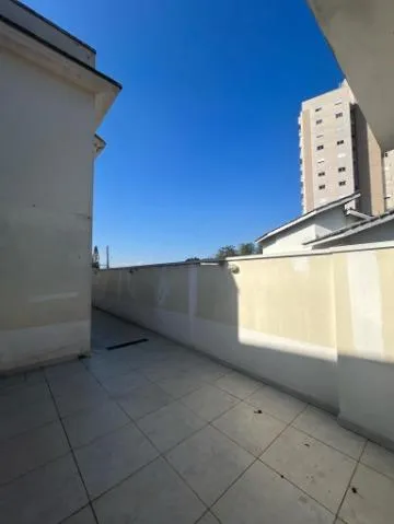 Imagem VENDA DE SOBRADO NO JORDANÓPOLIS, EM ARUJÁ/SP, 150m² com 2 suítes, sala de estar, quintal, edícula com banheiro e garagem para 2 autos. CONSULTE-NOS.