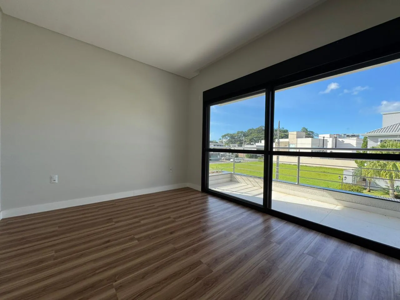Imagem Casa à venda com 265m2 por R$ 3.165.000,00
