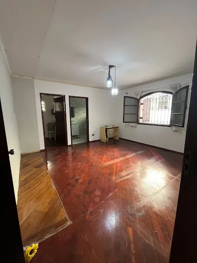Imagem Sobrado Versátil no Centro de Guarulhos | Conforto para Família e Potencial Comercial para alugar