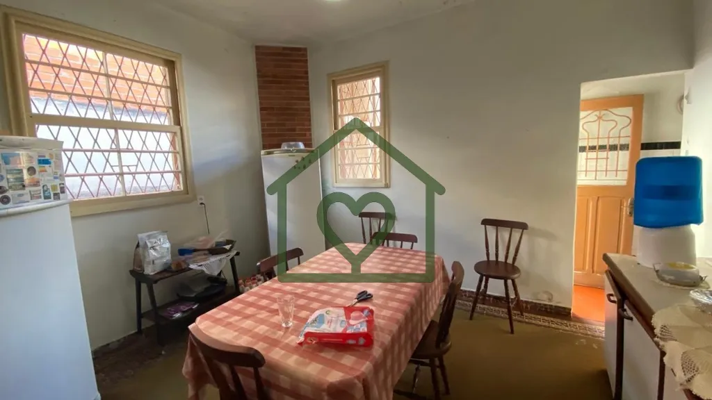 Imagem Oportunidade de negócio! Casa em alvenaria, 138,00m2 de área construída. São 3 amplos dormitóri...