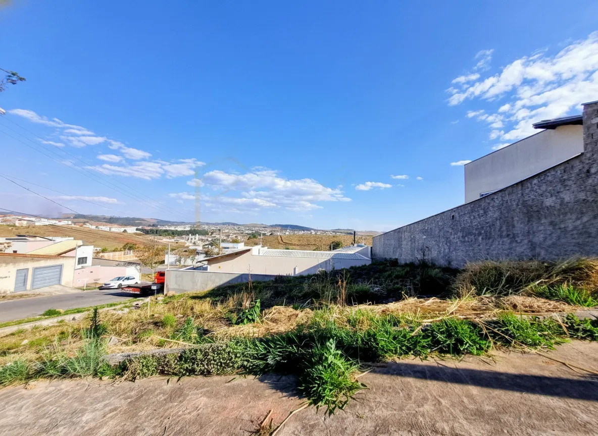 Imagem Terreno 342 m² à venda em Loteamento Residencial Tiradentes, Poços de Caldas