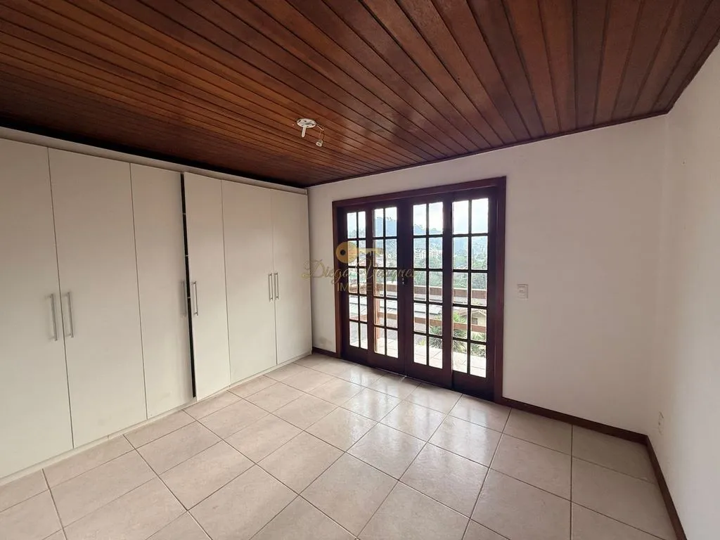 Imagem Casa em Condomínio para Venda em Teresópolis / RJ no bairro Bom Retiro