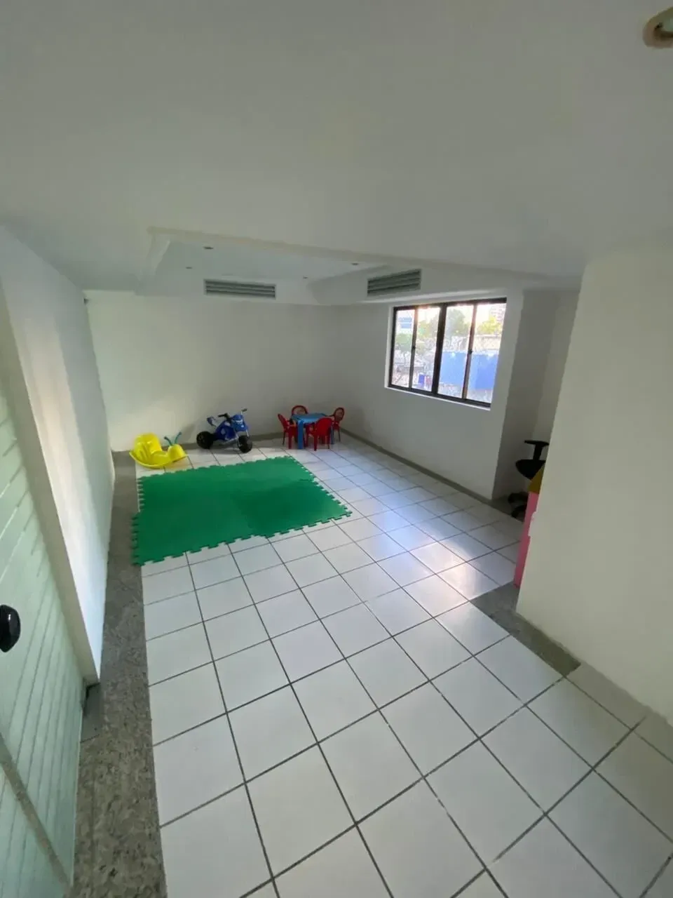 Imagem Apartamento com 2 Quartos à Venda, 54 m² em Casa Amarela - Recife