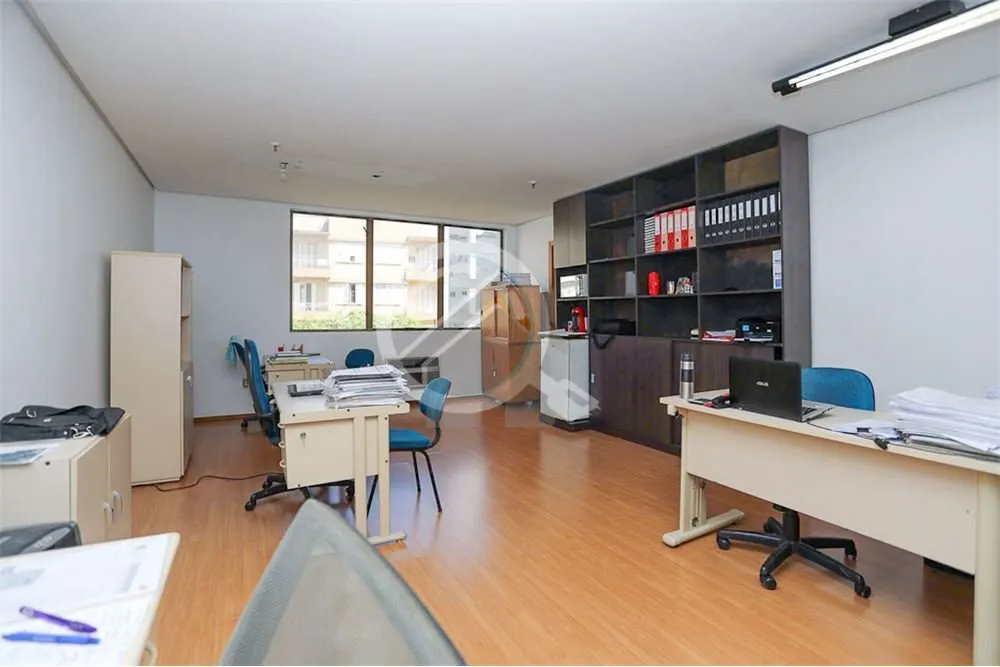 Imagem Sala comercial com 43 m², no bairro Floresta, 2 lavabos, piso frio, de frente com vista magnifica p...