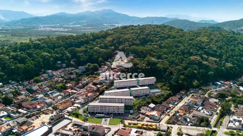 Imagem Apartamento à venda com 2 quartos 1 suíte, 52m² em Forquilhinhas São José