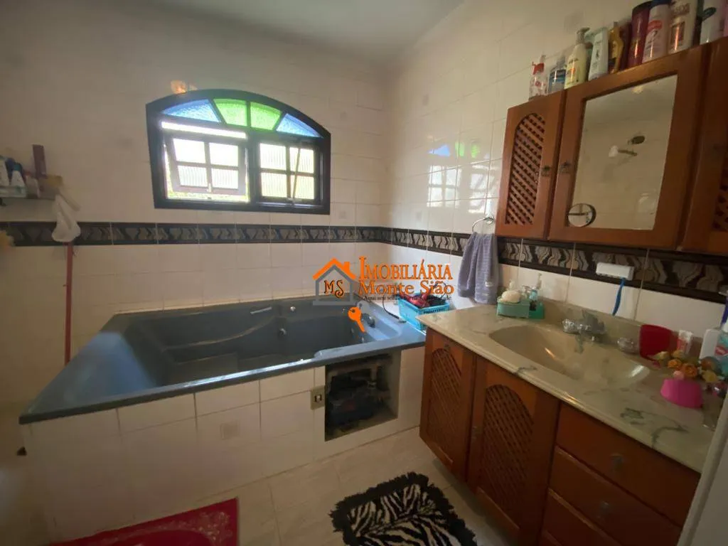 Imagem Casa com 3 dormitórios à venda, 170 m² por R$ 690.000,00 - Jardim Santa Mena - Guarulhos/SP