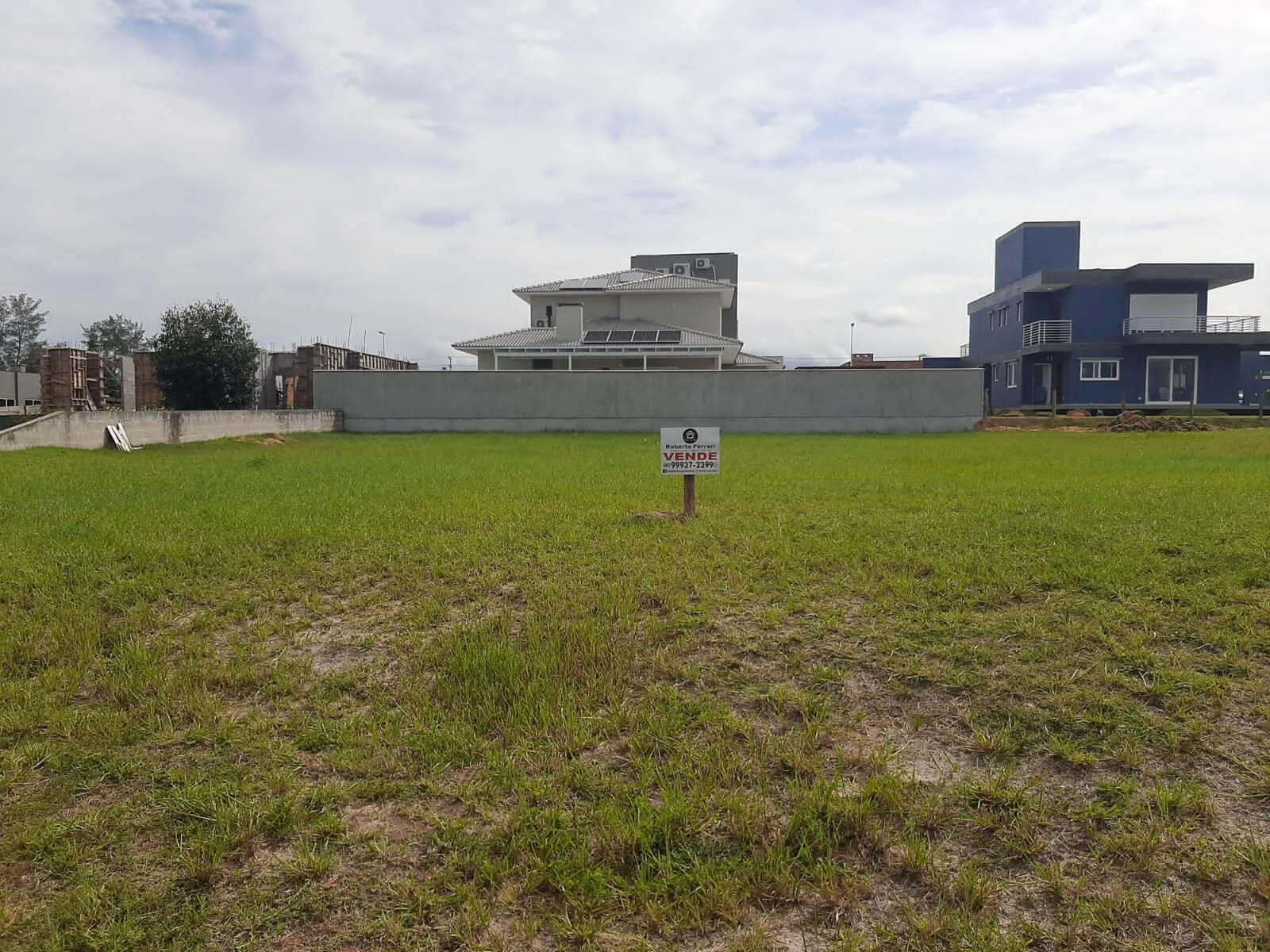 Imagem Terreno em Araçatuba, Imbituba - Condomínio com piscina, quadra poliesportiva e sauna