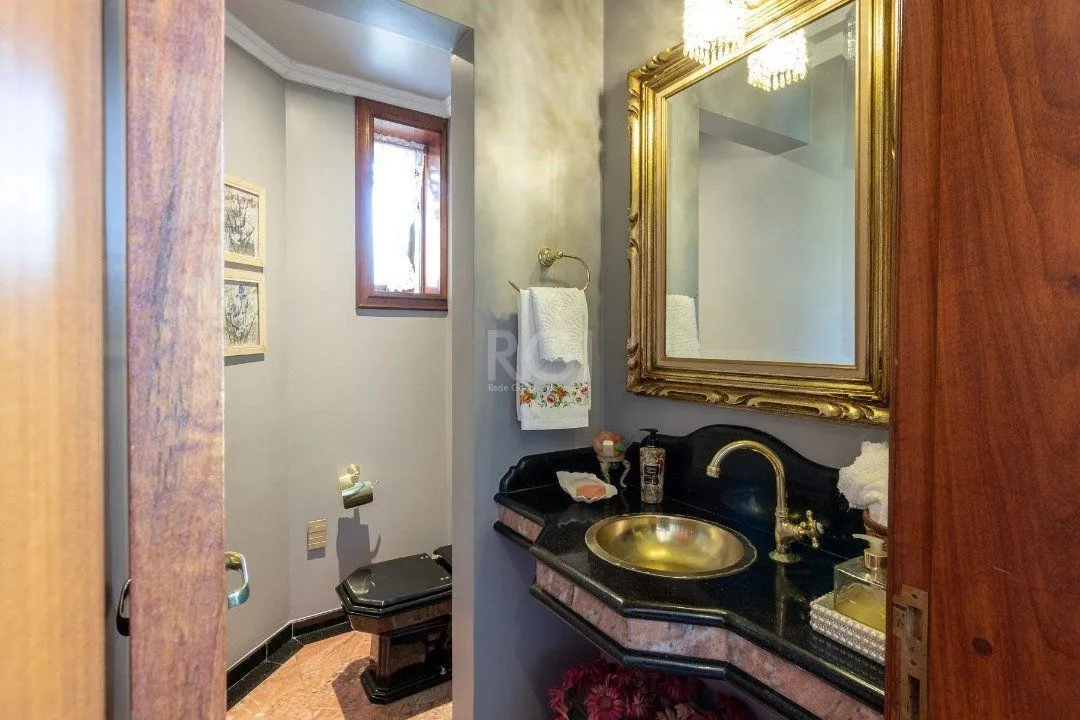 Imagem Casa Condominio para Venda - 559m², 4 dormitórios, sendo 3 suites, 3 vagas - Cavalhada