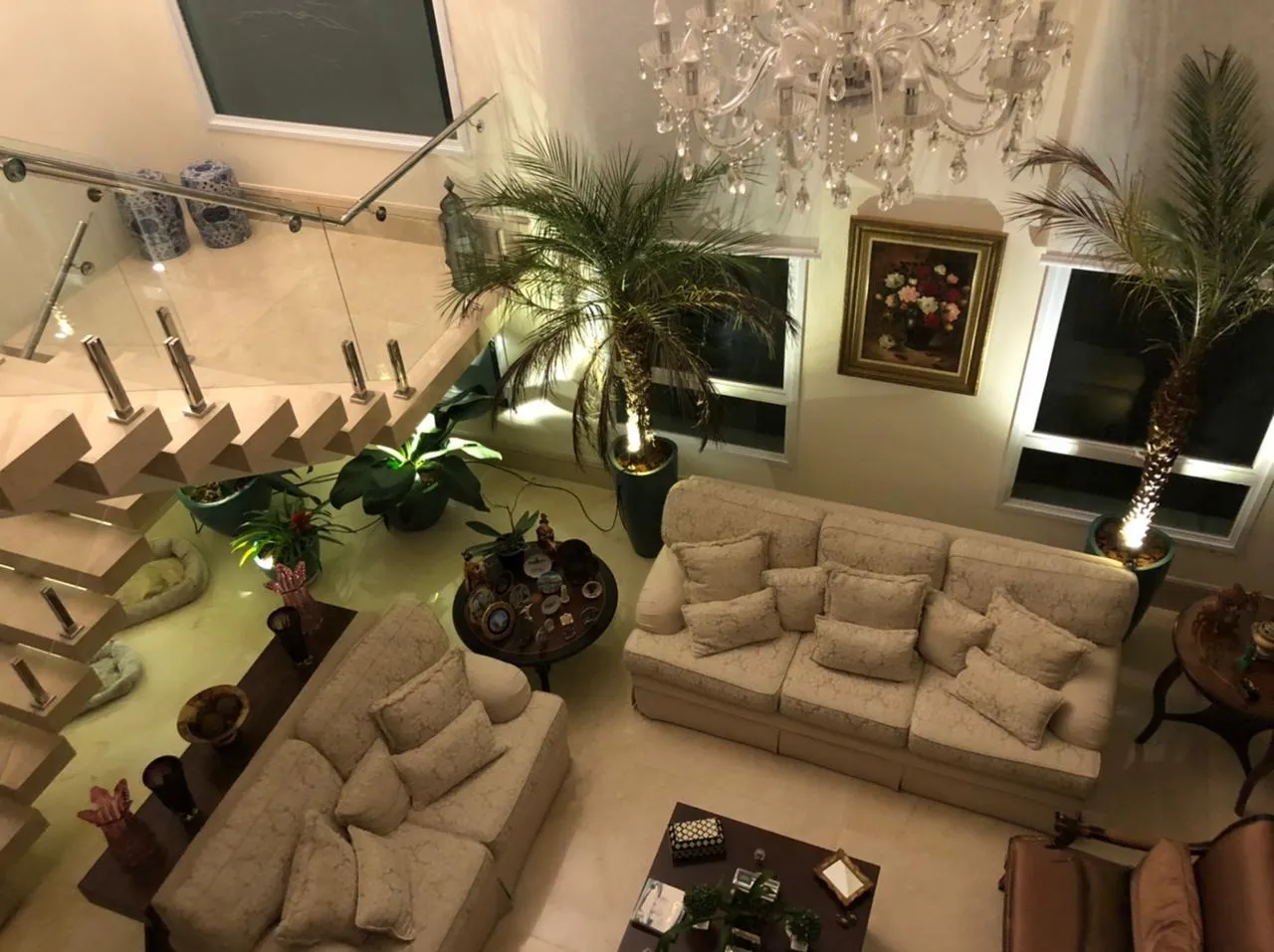 Imagem Casa 4 suítes MOBILIADA e decorada para locação e ou venda