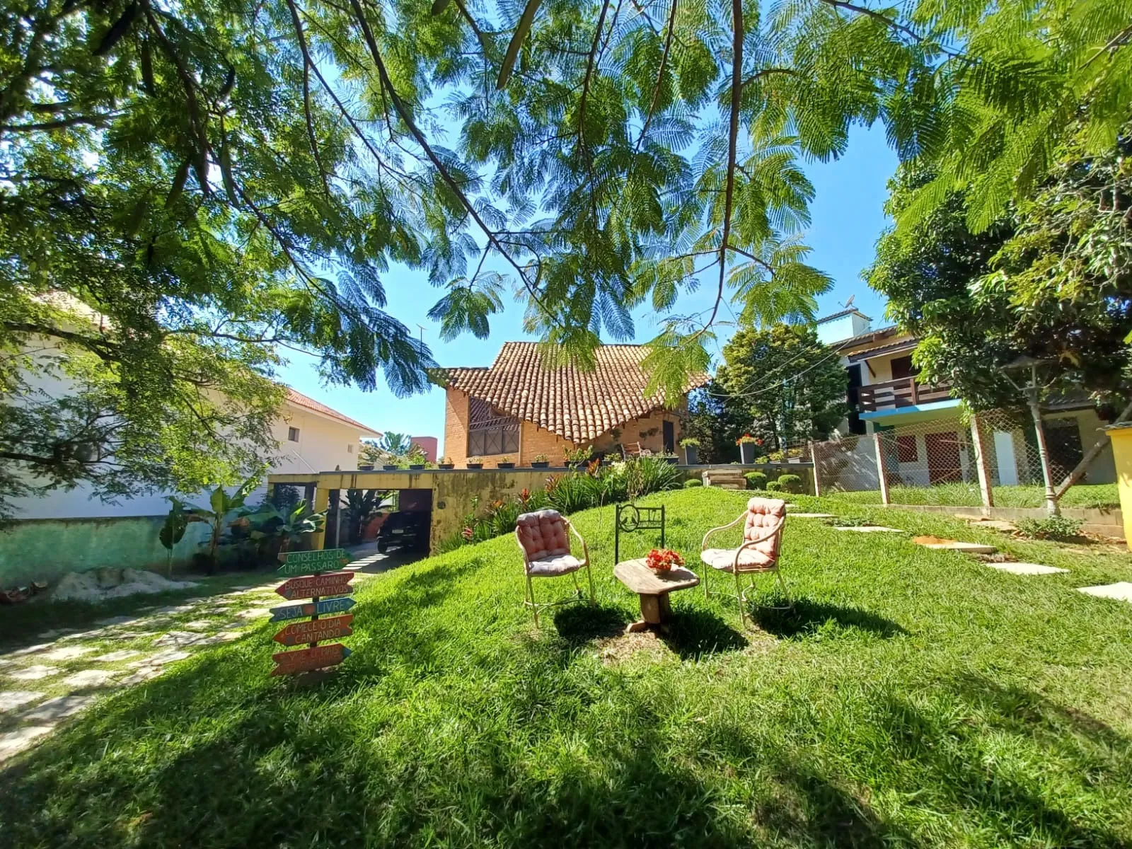 Imagem Belíssima casa 3 Dormitórios no Condomínio Vivendas do Lago!