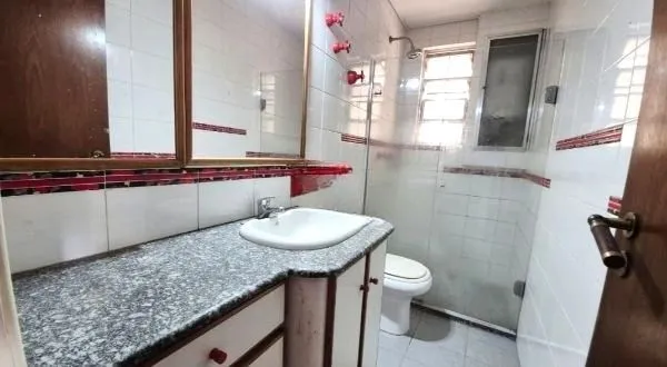 Imagem Apartamento na Cidade Baixa de 3 dormitórios e 1 vaga DESOCUPADO