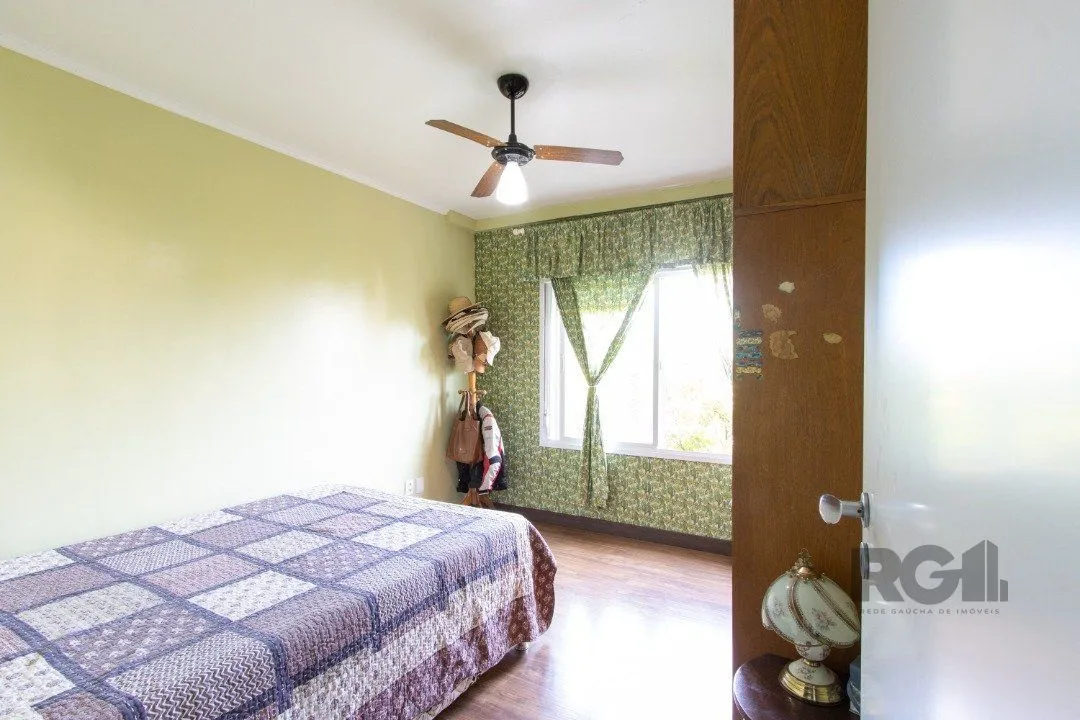 Imagem Apartamento reformado de 124m² privativos- 3 dormitórios sendo 1 suíte no bairro Medianeira