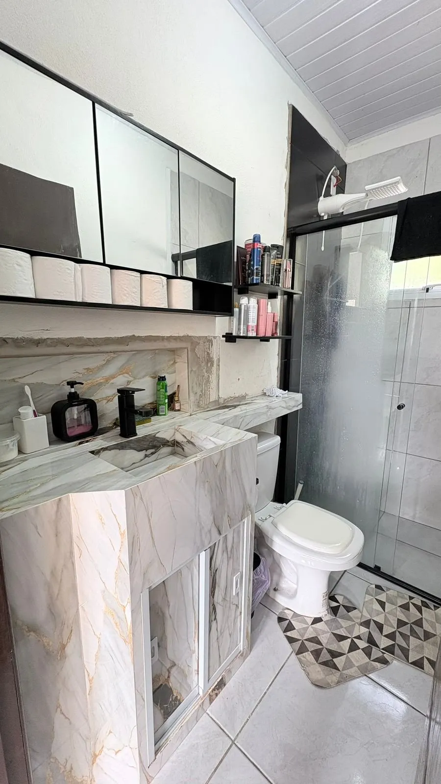 Imagem Sobrado a venda no Centro de Viamão com quintal