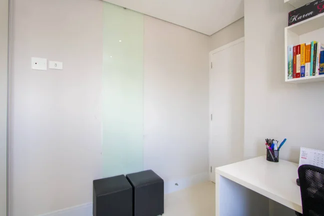 Imagem Apartamento 80 m² 3 Dormitórios sendo 1 Suite e 2 Vagas de Garagens.