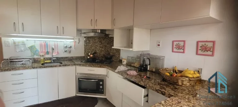 Imagem Chácara LINDA com 3 casas a venda 9.000m2, bem localizada em Contenda - PR