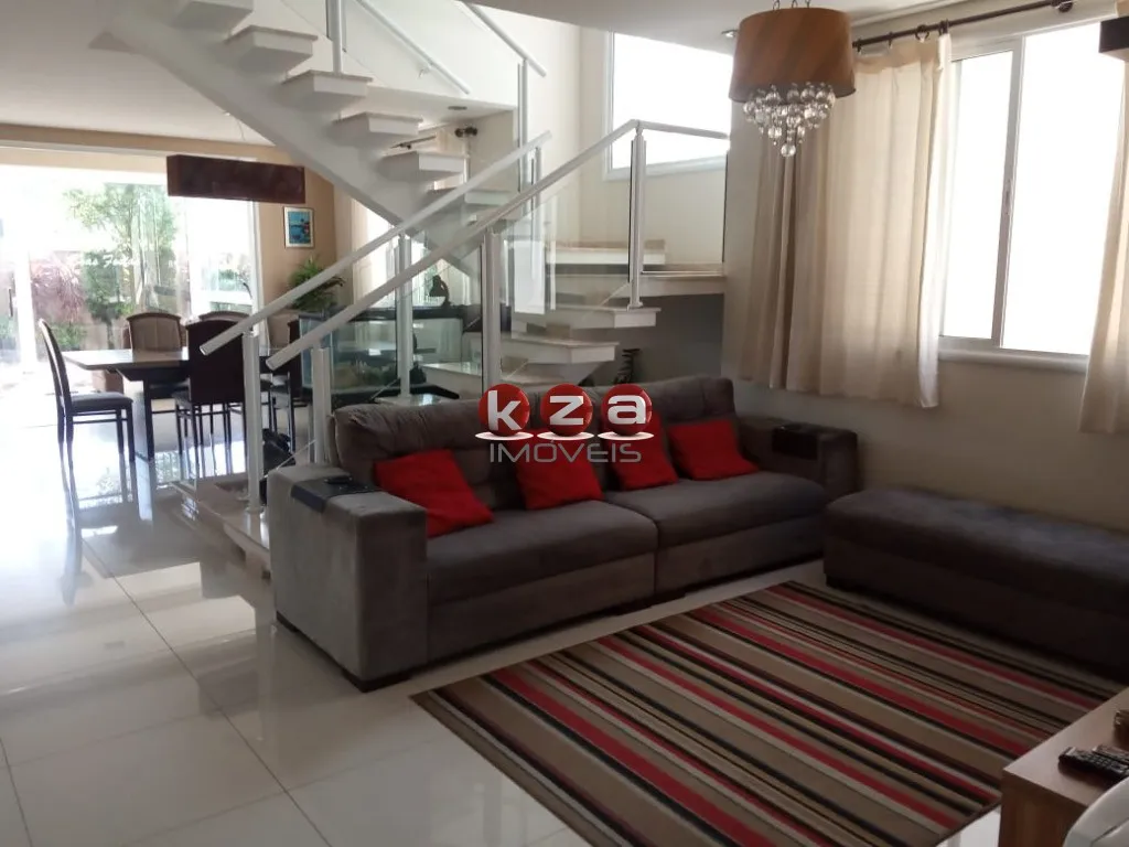 Imagem Imperdível oportunidade! Casa no condomínio Portal do Jequitibá à venda em Valinhos-SP, 3 suítes, 2 salas, 4 banheiros, 4 vagas de garagem e 278m².