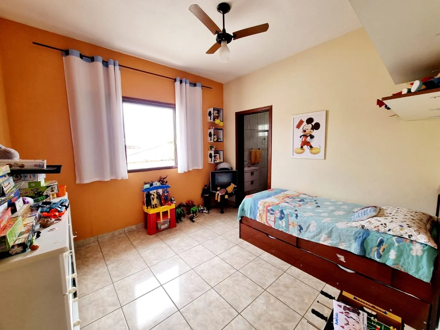 Imagem Casa à venda 4 Quartos, 4 Suites, 3 Vagas, 300M², Nova Guará, Guaratinguetá - SP