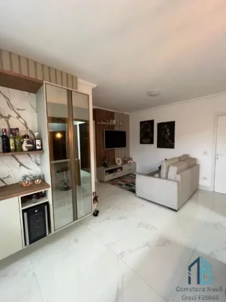 Imagem Apartamento com Ampla Sacada, Semi mobiliado, 02 quartos c/suíte em Curitiba PR