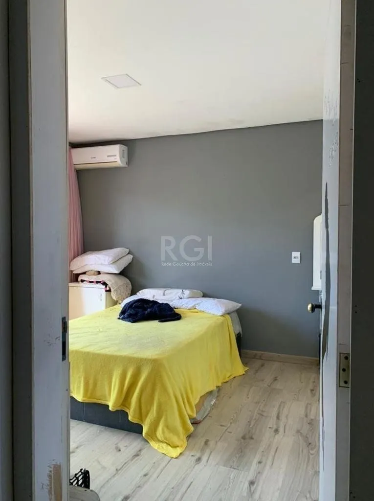 Imagem Sobrado para Venda - 300m², 3 dormitórios, sendo 2 suites, 1 vaga - Hípica Jardins Do Prado