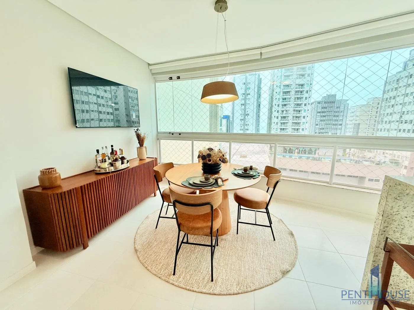 Imagem Apartamento Quadra Mar para Venda em Balneário Camboriú, CENTRO, 3 dormitórios, 3 suítes, 4 banheiros, 4 vagas