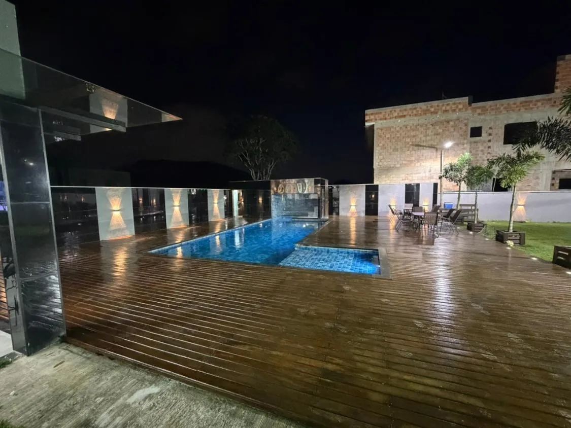 Imagem CASA DE LUXO À VENDA EM CONTAGEM/MG , Área de 915 m²