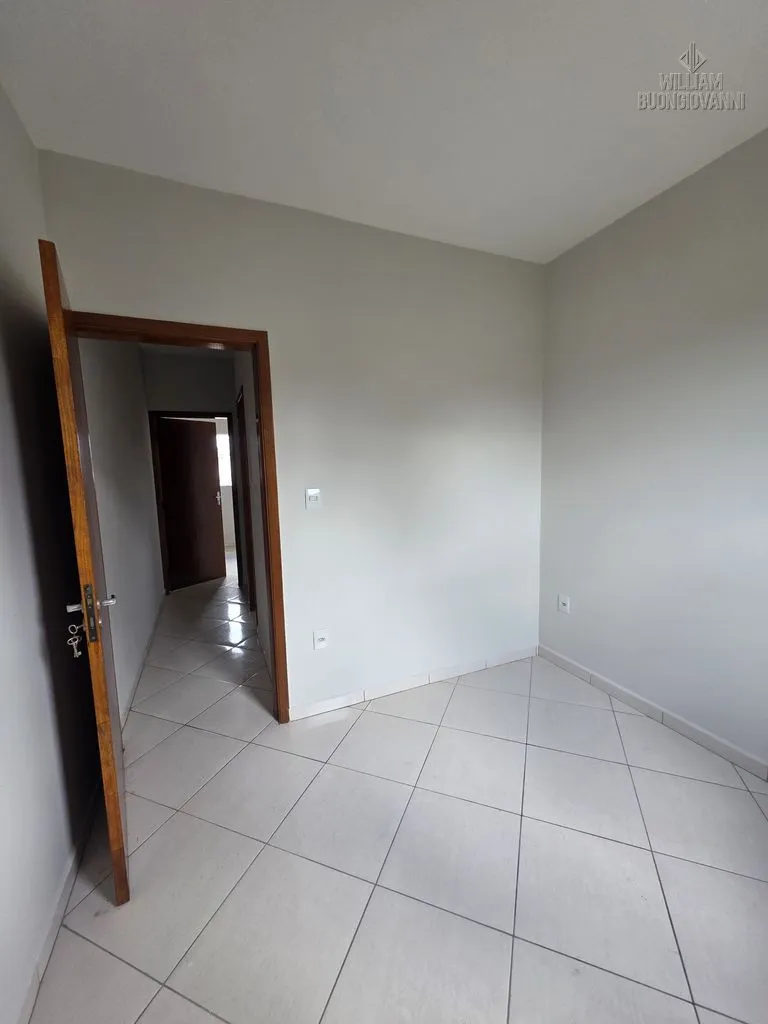 Imagem Casa Reformada em Condomínio - 1 Dorm, 1 Vaga, 1,4 km da Praia