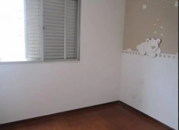 Imagem O  apartamento  encontra-se  em  muito  bom  estado,  com  boa iluminação  e ventilação; tendo  vista  definitiva  e  privilegiada.