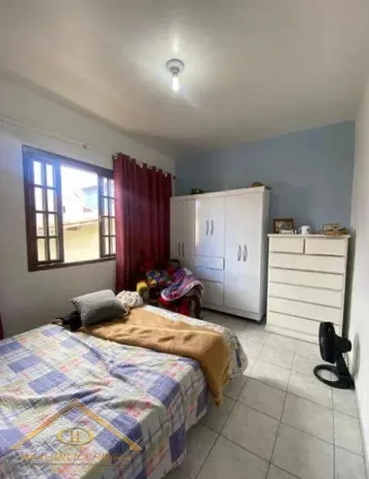 Imagem Casa em Condomínio para Venda em Cabo Frio / RJ no bairro Parque Burle