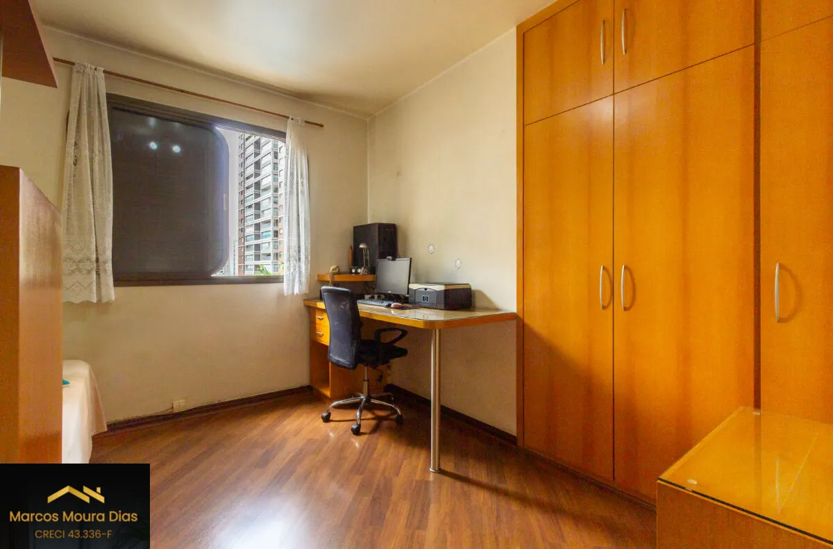 Imagem Apartamento em Perdizes com 4 Dormitórios ( 1 suíte) com 136m² e 2 Vagas. Edifício com Piscina e Portaria 24 hs