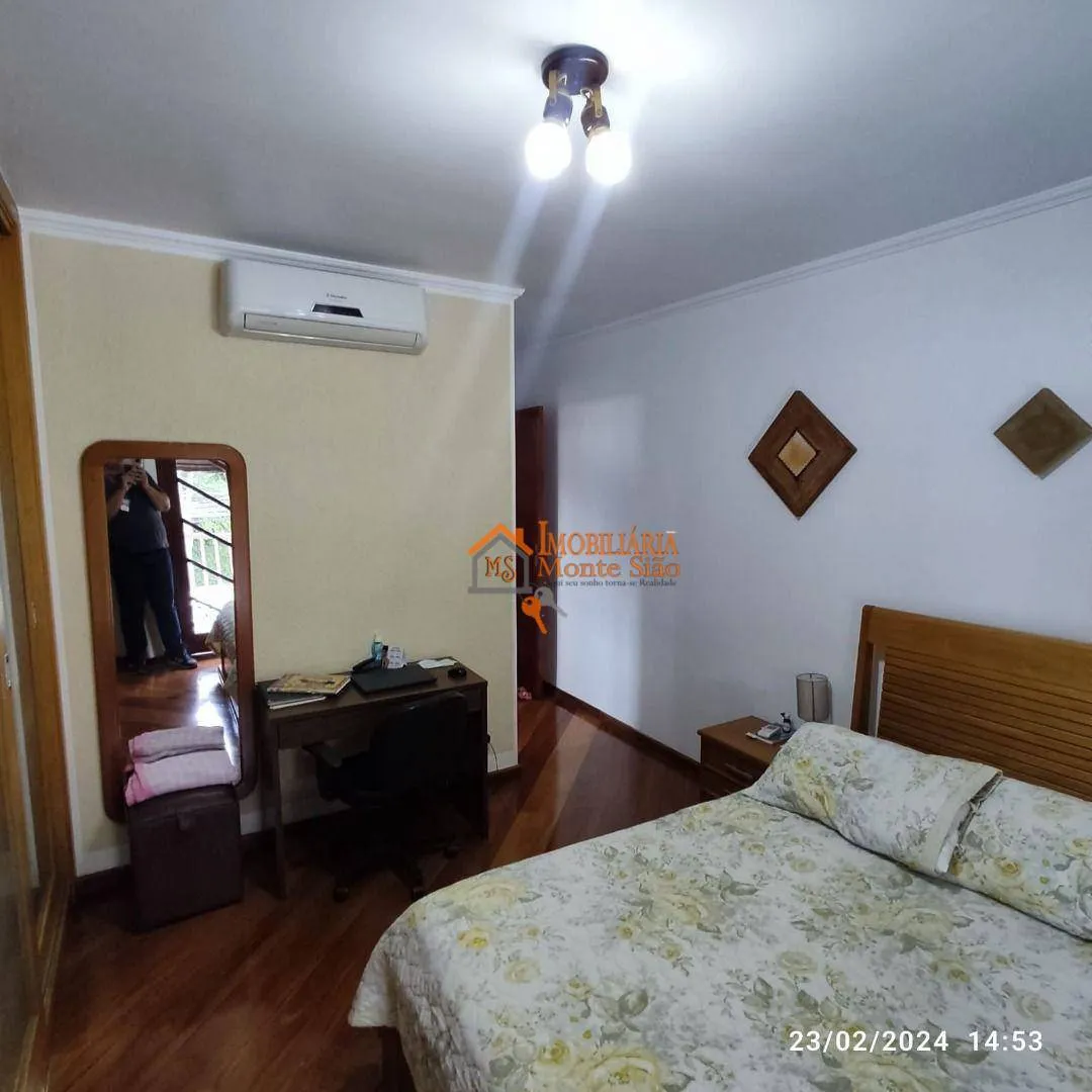 Imagem Sobrado com 3 dormitórios à venda, 198 m² por R$ 897.000,00 - Jardim Vila Galvão - Guarulhos/SP