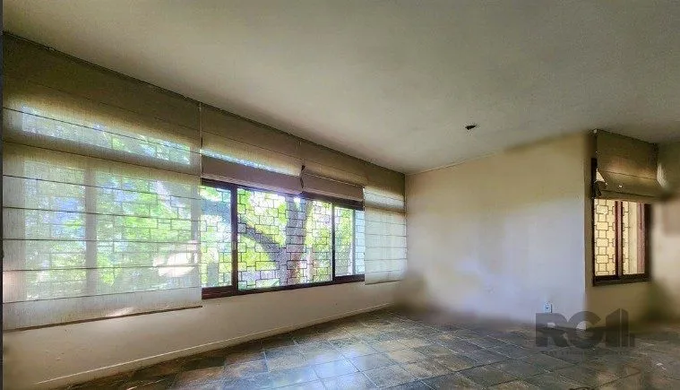 Imagem Terreno à venda no bairro Menino Deus em Porto Alegre, com 15,50 X 31,00