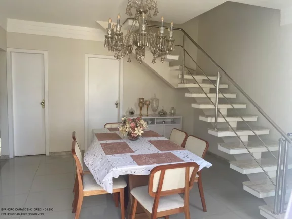 Imagem Casa de Luxo em Condomínio: 4 Quartos, 2 Suítes, 2 Salas, 2 Banheiros, 2 Vagas de Garagem em Buraquinho - Lauro de Freitas-BA.