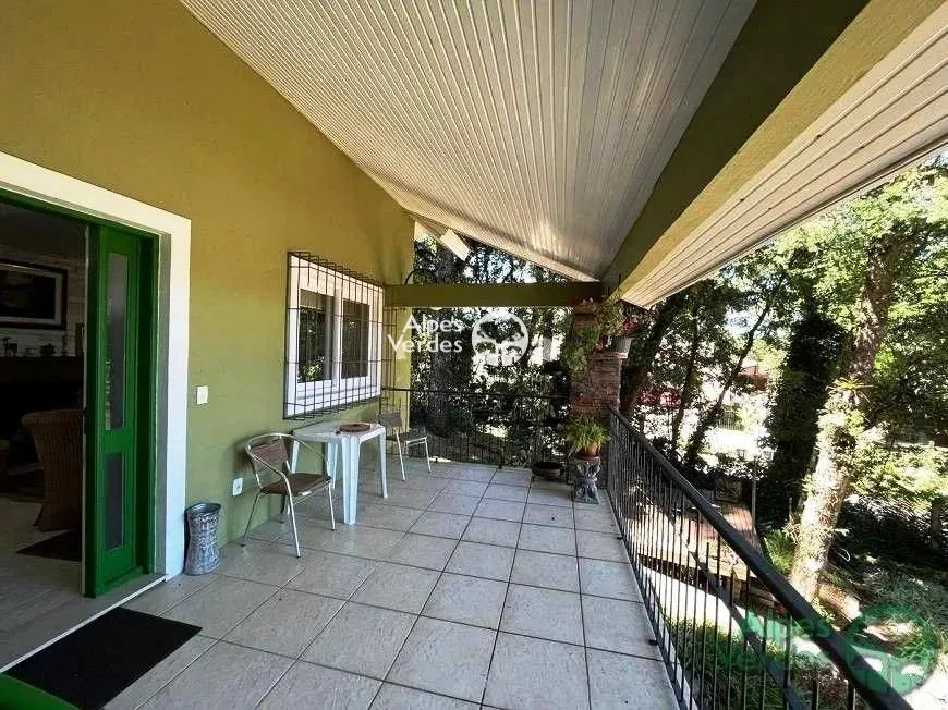 Imagem Casa com 2 quartos, 121,00m2, à venda em Canela, Palace Hotel