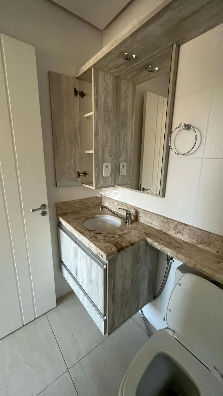 Imagem Vende-se apto no centro de Canela-2 quartos- R$669.000,00