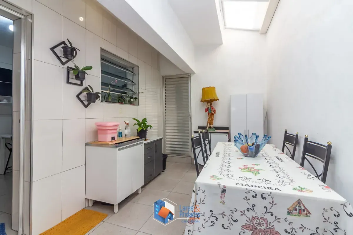 Imagem Casa para venda em Chácara Inglesa com 3 quartos, sendo 1 suíte, 187m²