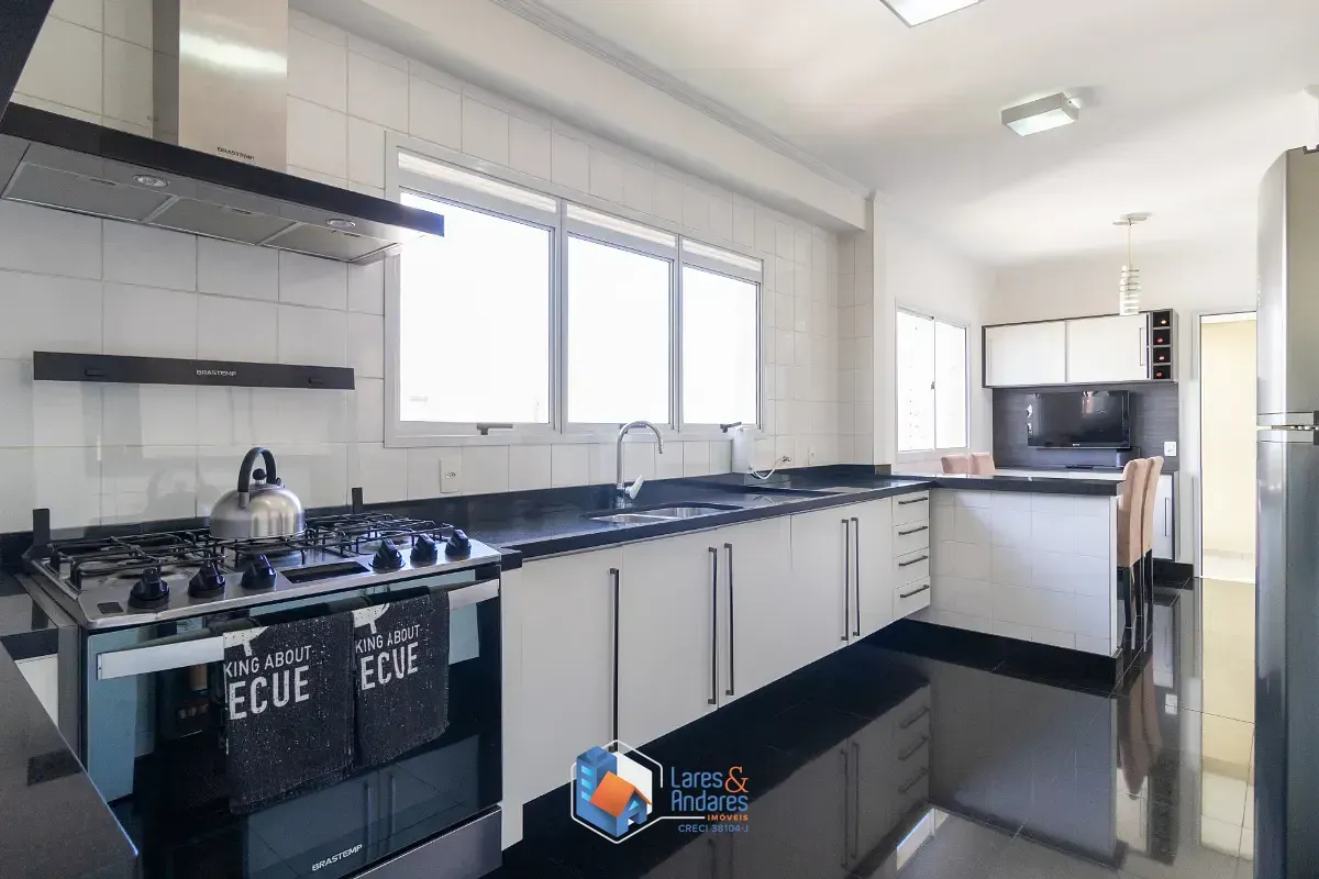 Imagem Apartamento para venda em Vila Sofia com 4 quartos, sendo 4 suítes, 247m²