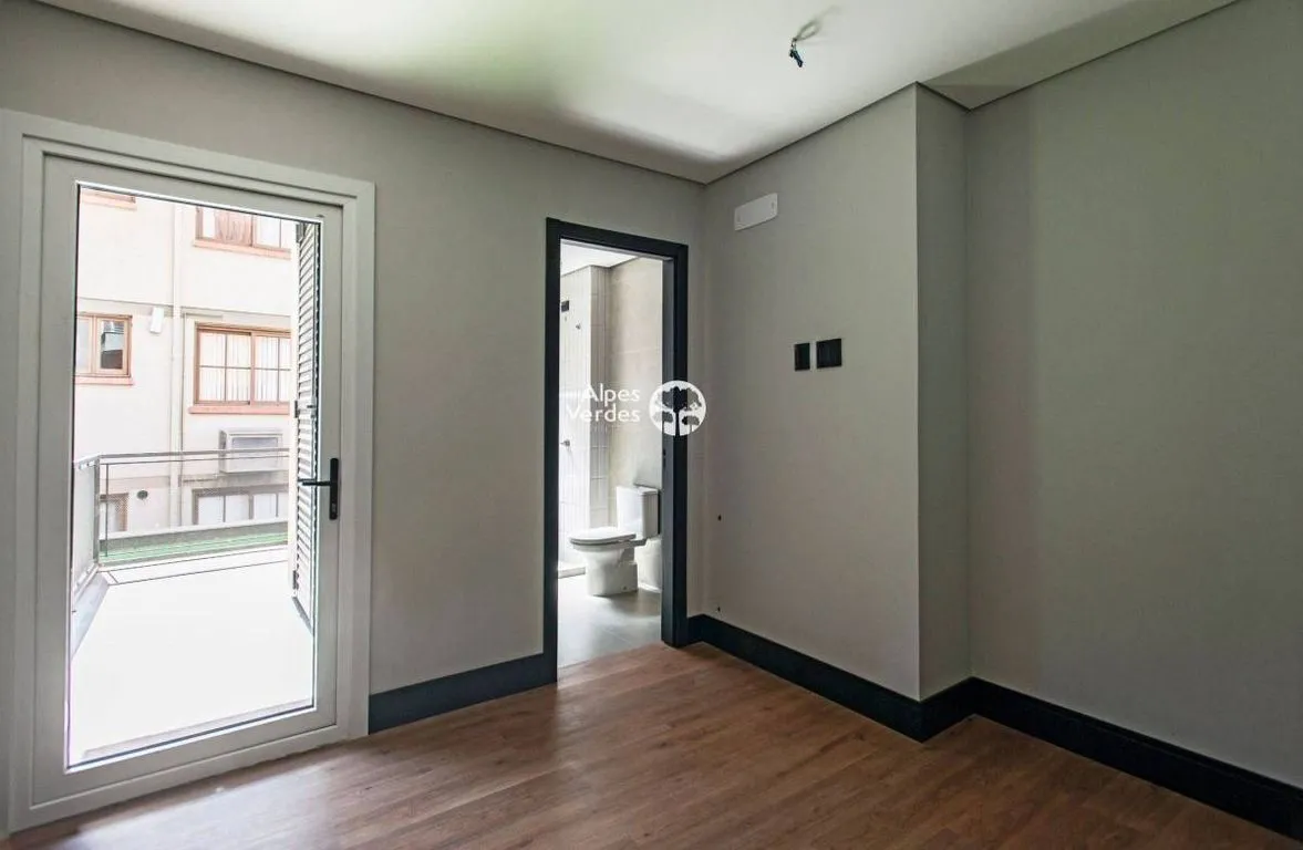 Imagem Vende-se Apartamento no Centro de Gramado, com 2 quartos
