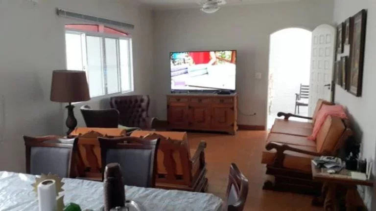 Imagem CASA COM 5 DORMITORIOS PERTINHO DA PRAIA