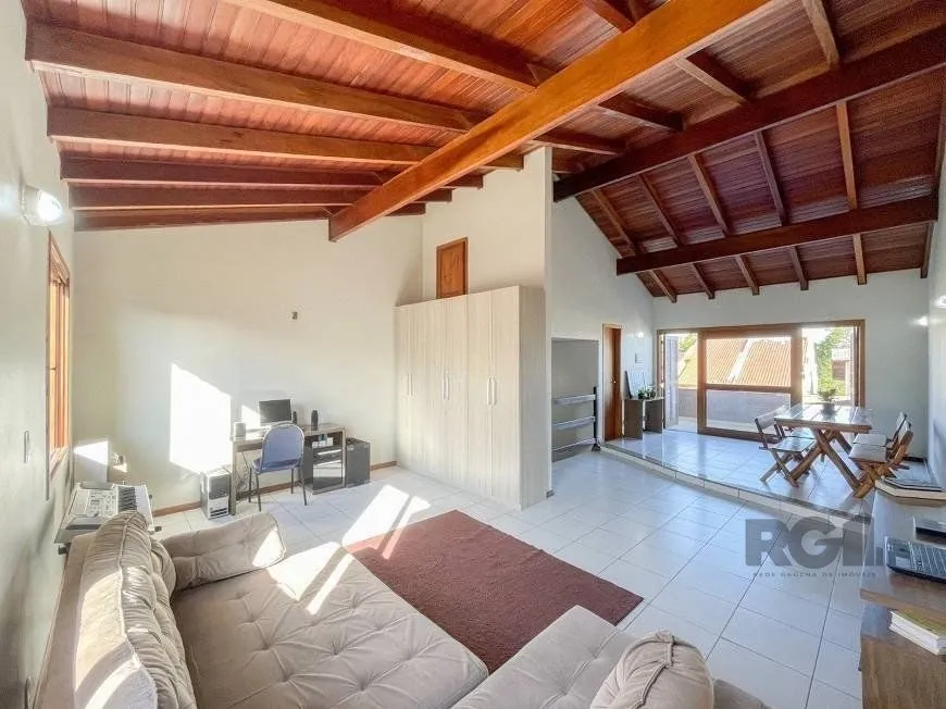 Imagem Excelente casa de 121m² com 3 dormitórios e 2 vagas.