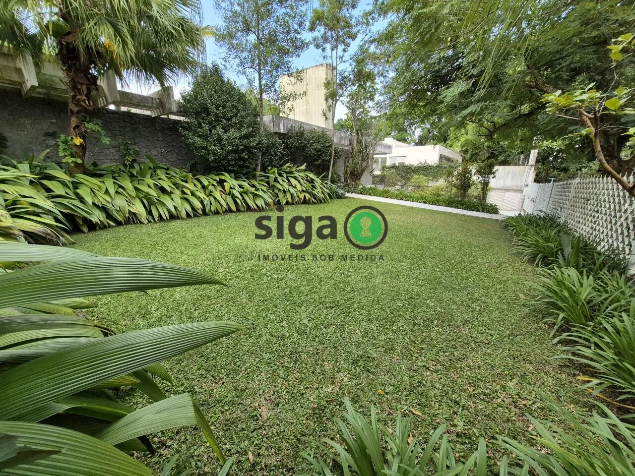 Imagem Casa a Venda no Retiro Morumbi com 4 quartos
