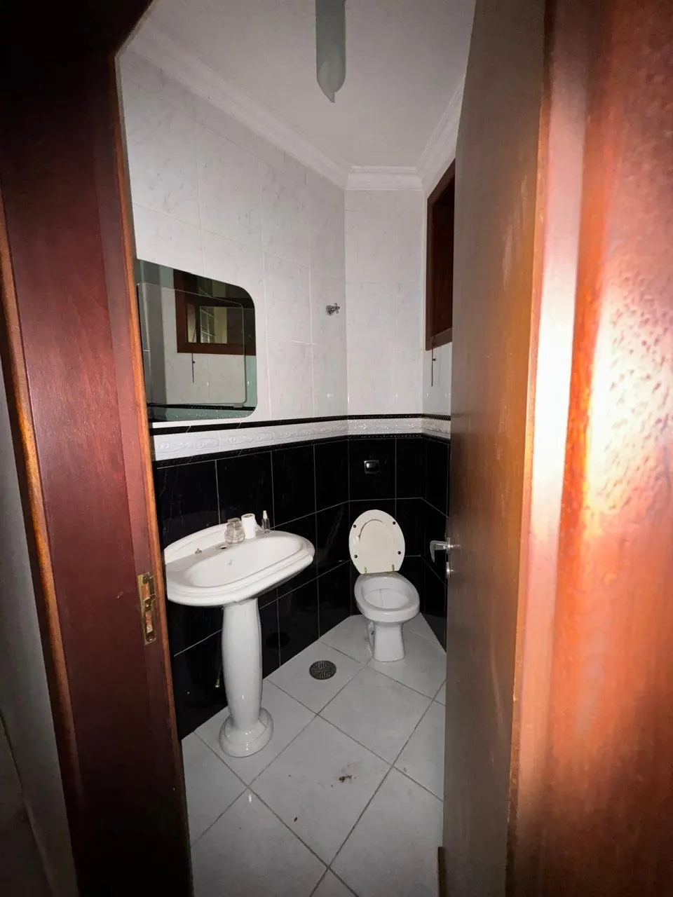 Imagem Casa Comercial para Locação no Jardim América, Sorocaba-SP: 7 Salas, 4 Banheiros, 491m² de Área