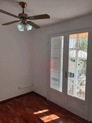 Imagem No bairro Santa Cecilia, térreo de 1 dormitório com pátio.