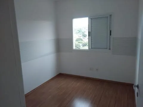 Imagem VENDA DE APARTAMENTO NO CONDOMÍNIO AMARILIS, EM ARUJÁ/SP, OPORTUNIDADE de 79m² com 3 quartos, suíte, sala com varanda e 2 vagas p/ auto. CONSULTE-NOS.