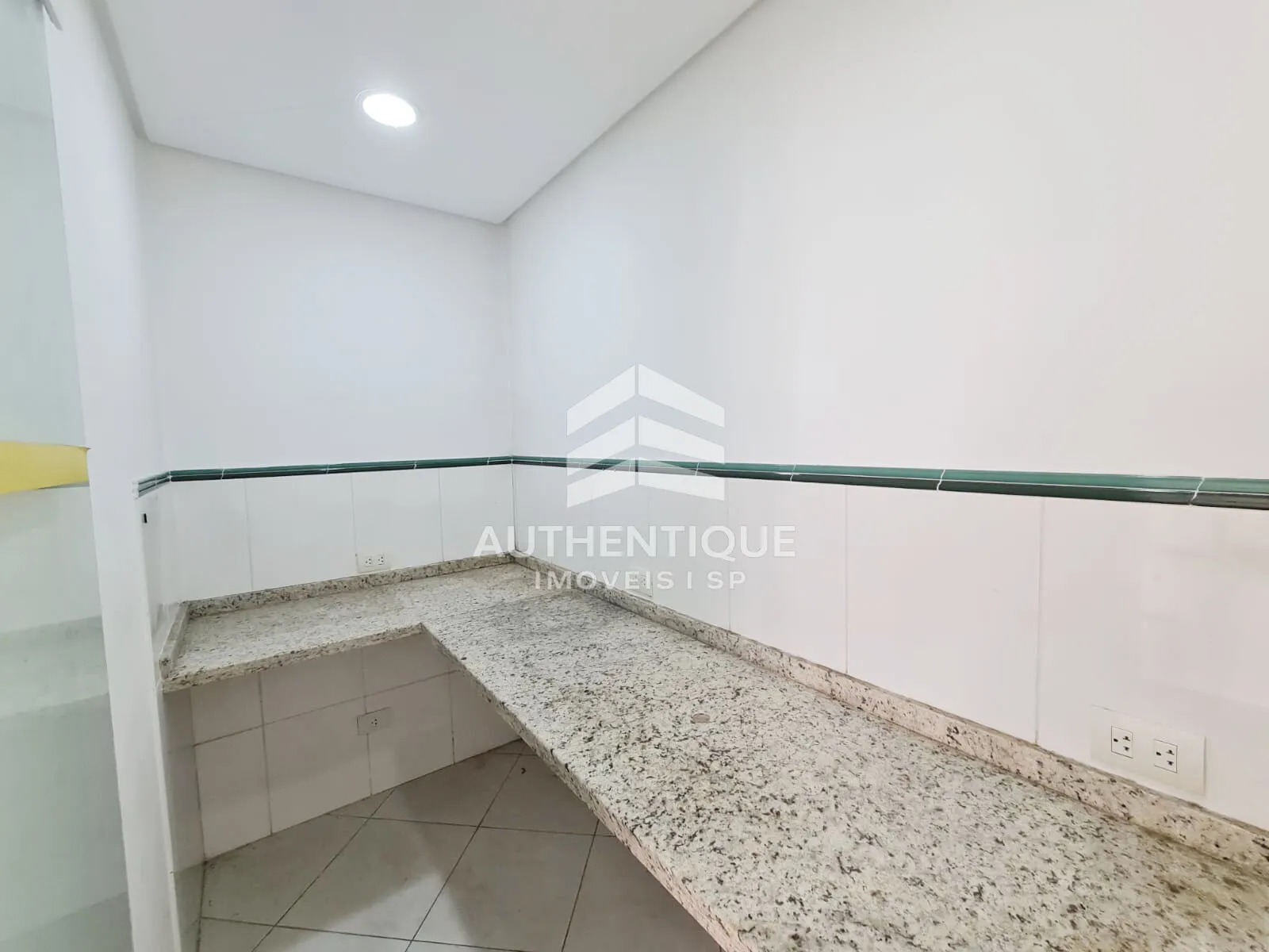 Imagem Casa Comercial I Excelente oportunidade para montar clínica, laboratório, pet, estética ou investir