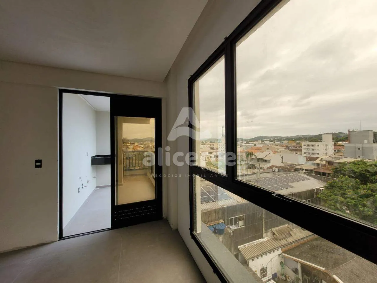 Imagem Apartamento à venda com 2 quartos 1 suíte, 75,67m² em Jardim Eldorado Palhoça
