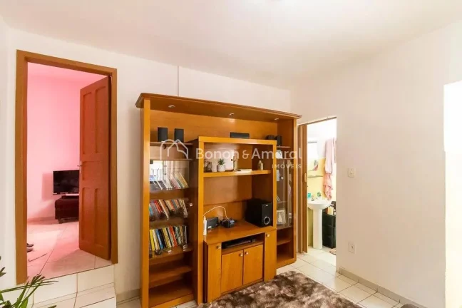 Imagem Apresentamos este imóvel amplo com 4 dormitórios e 2 banheiros, ideal para quem busca conforto e p...