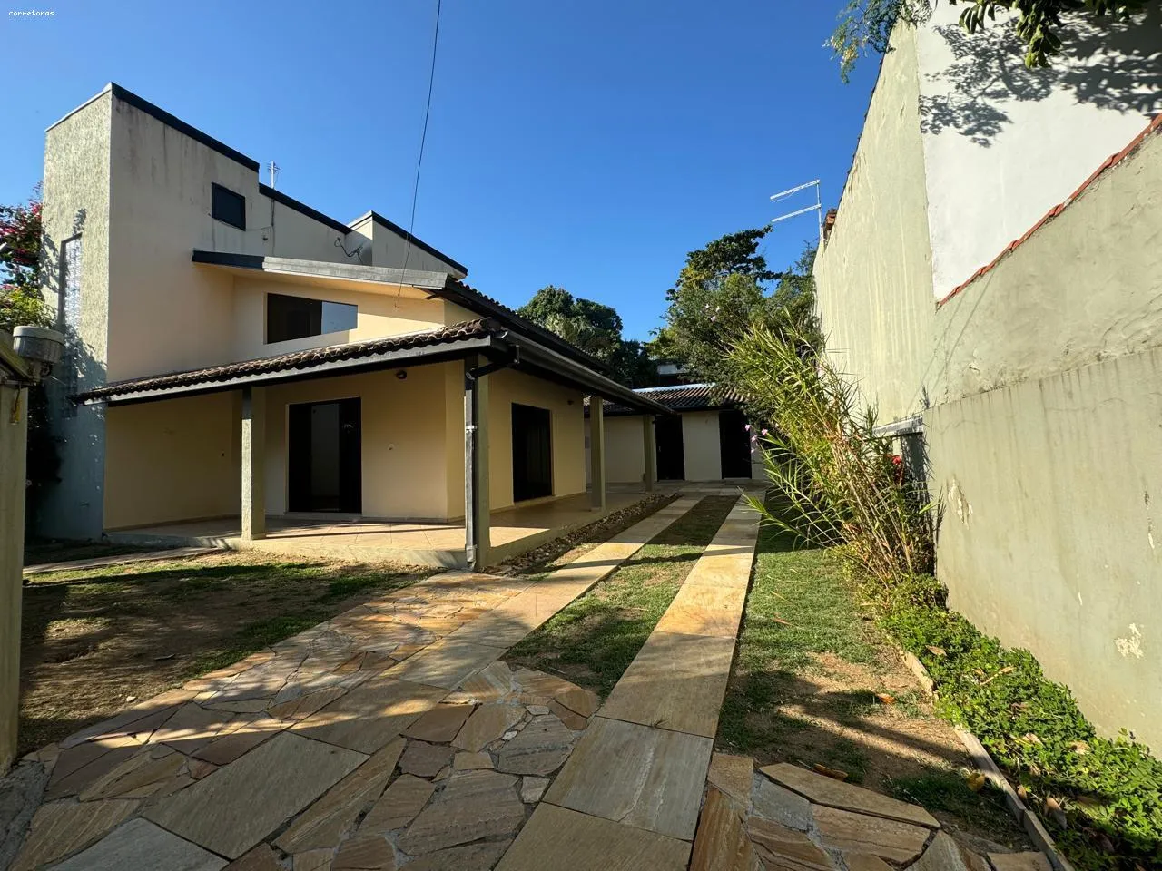 Imagem Sobrado para Venda em São Sebastião, São Francisco da Praia, 3 dormitórios, 2 suítes, 4 banheiros, 3 vagas