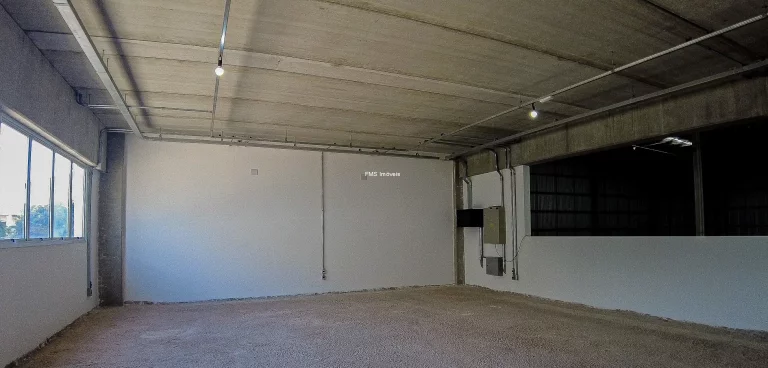 Imagem Galpão Comercial de Alto Padrão em Santa Júlia, Itupeva-SP: 2 banheiros, 6 vagas, 1.251,60 m² - Venda ou Locação!