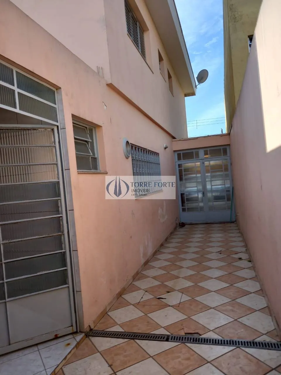 Imagem Sobrado 3 dormitórios 2 banheiros e 2 vagas na Vila Antonieta